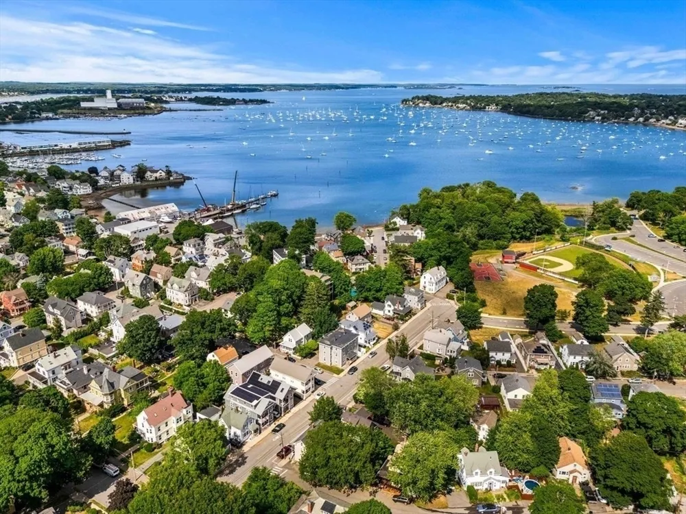 18 Cliff St, Salem, MA 01970