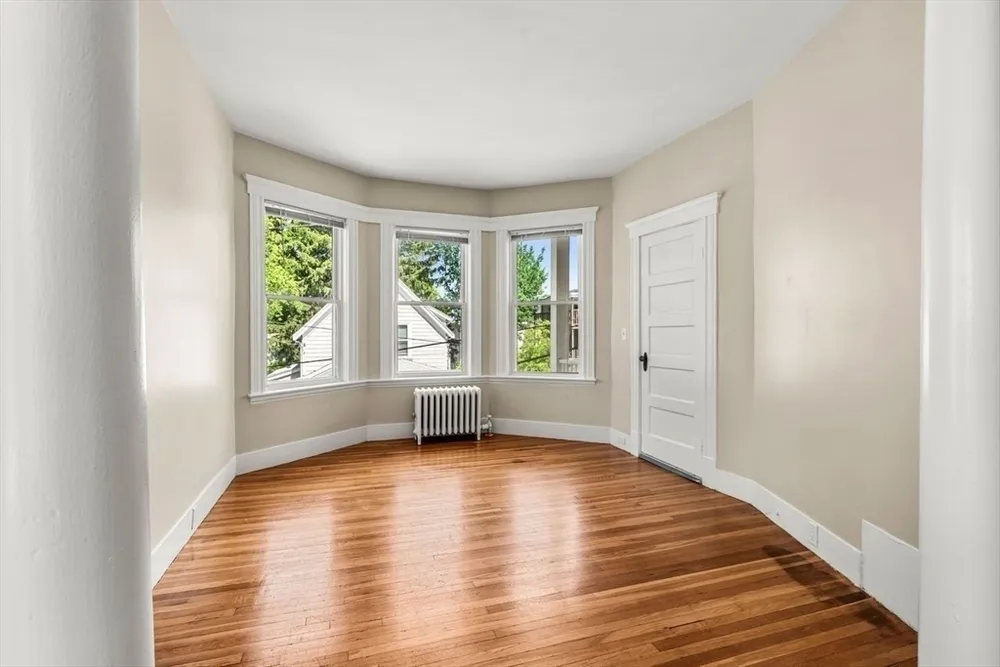 18 Cliff St, Salem, MA 01970