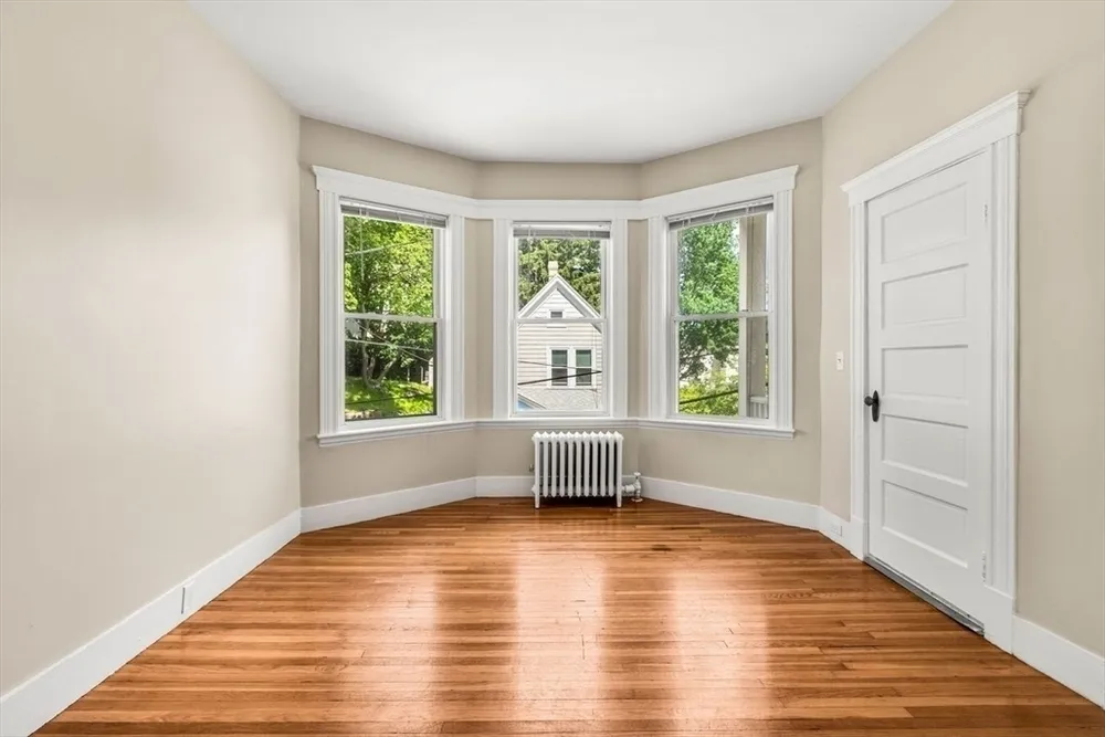 18 Cliff St, Salem, MA 01970