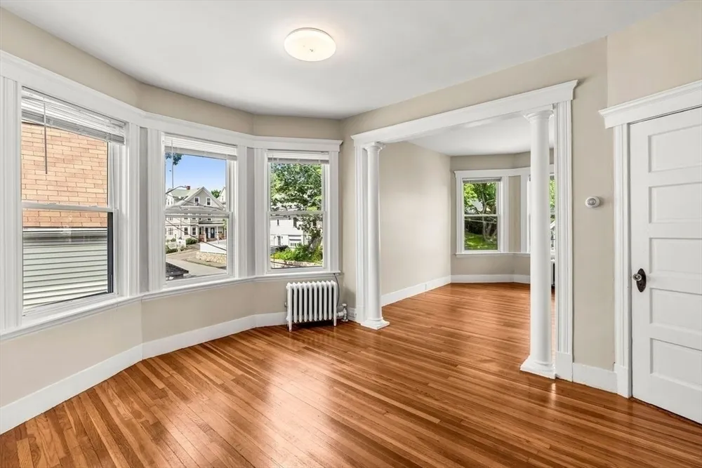 18 Cliff St, Salem, MA 01970