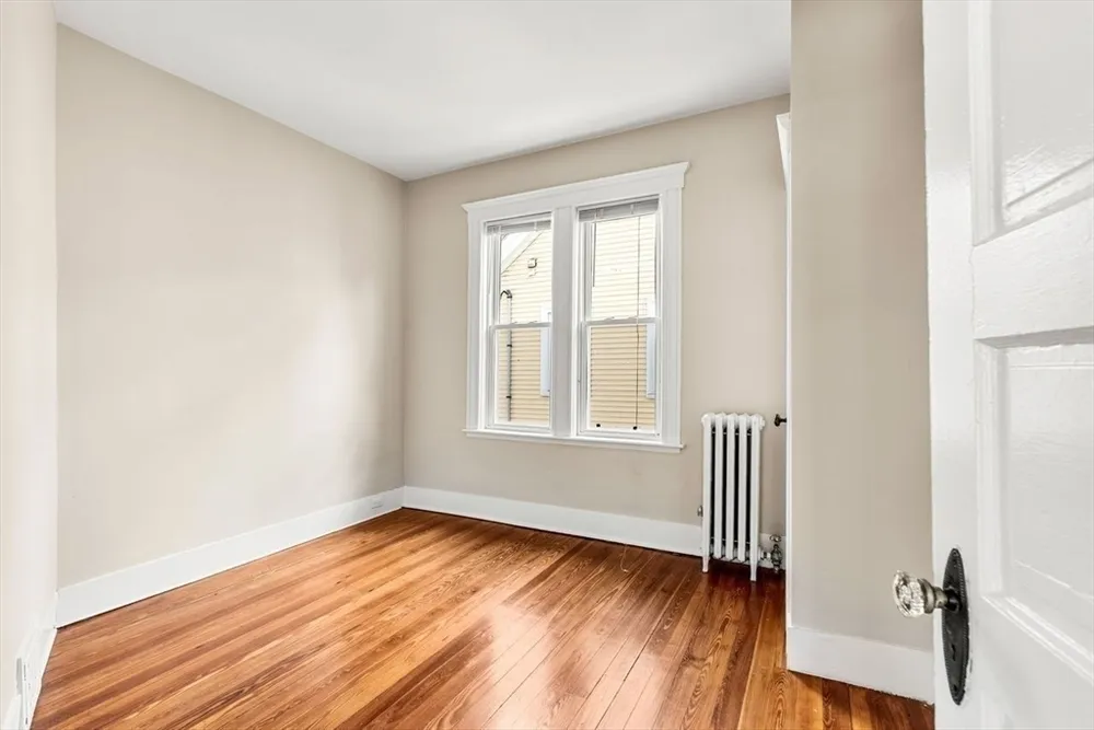 18 Cliff St, Salem, MA 01970