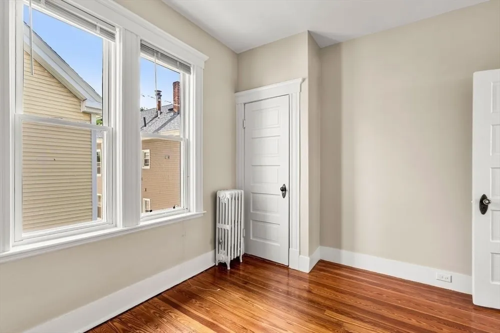 18 Cliff St, Salem, MA 01970