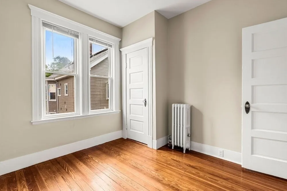 18 Cliff St, Salem, MA 01970