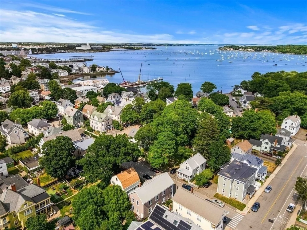 18 Cliff St, Salem, MA 01970