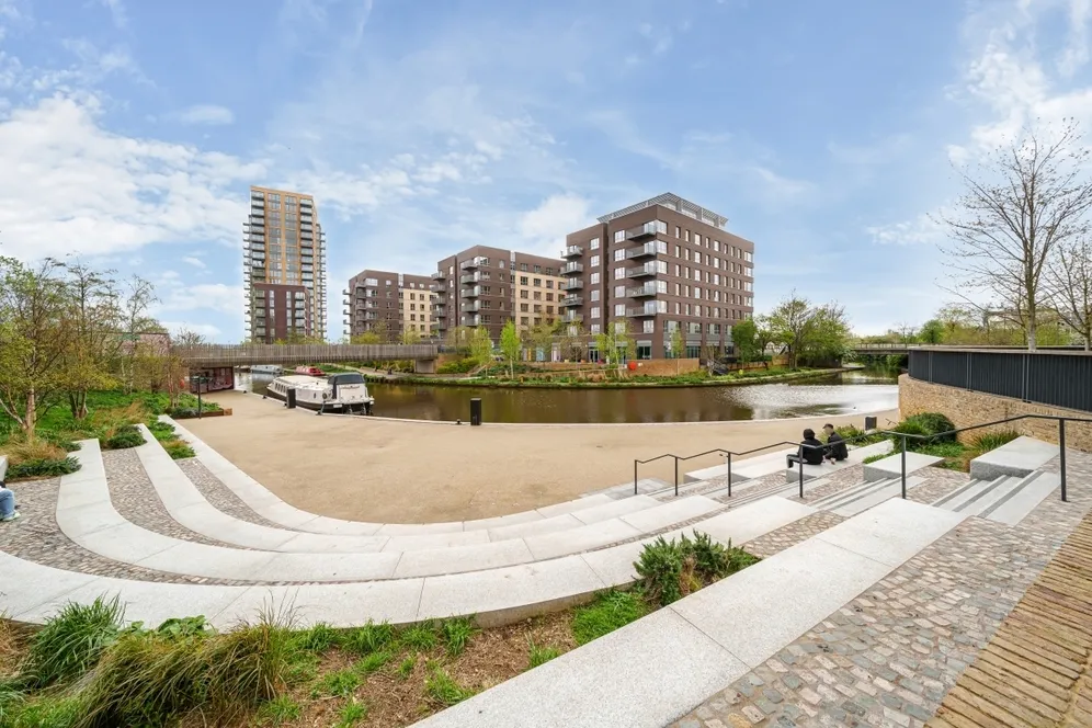 Grenan Square Greenford UB6 photo 5