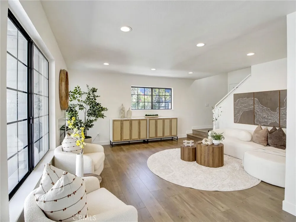 1520 Creekside Ct, Pasadena, CA 91107