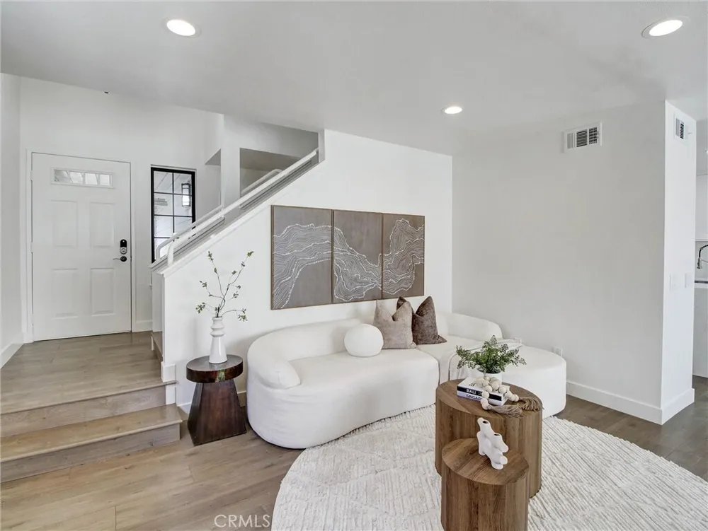 1520 Creekside Ct, Pasadena, CA 91107