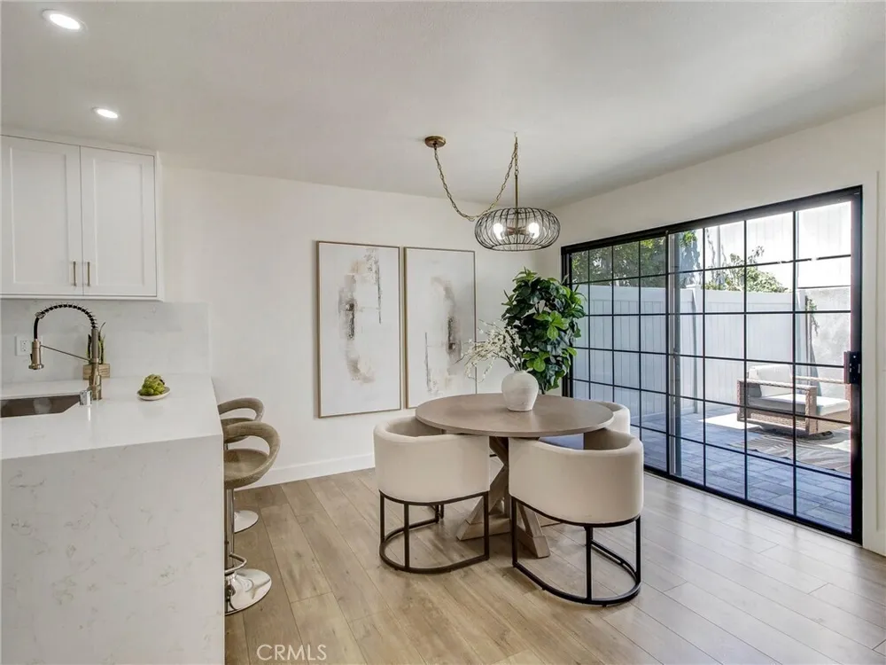 1520 Creekside Ct, Pasadena, CA 91107