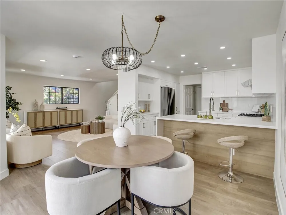 1520 Creekside Ct, Pasadena, CA 91107