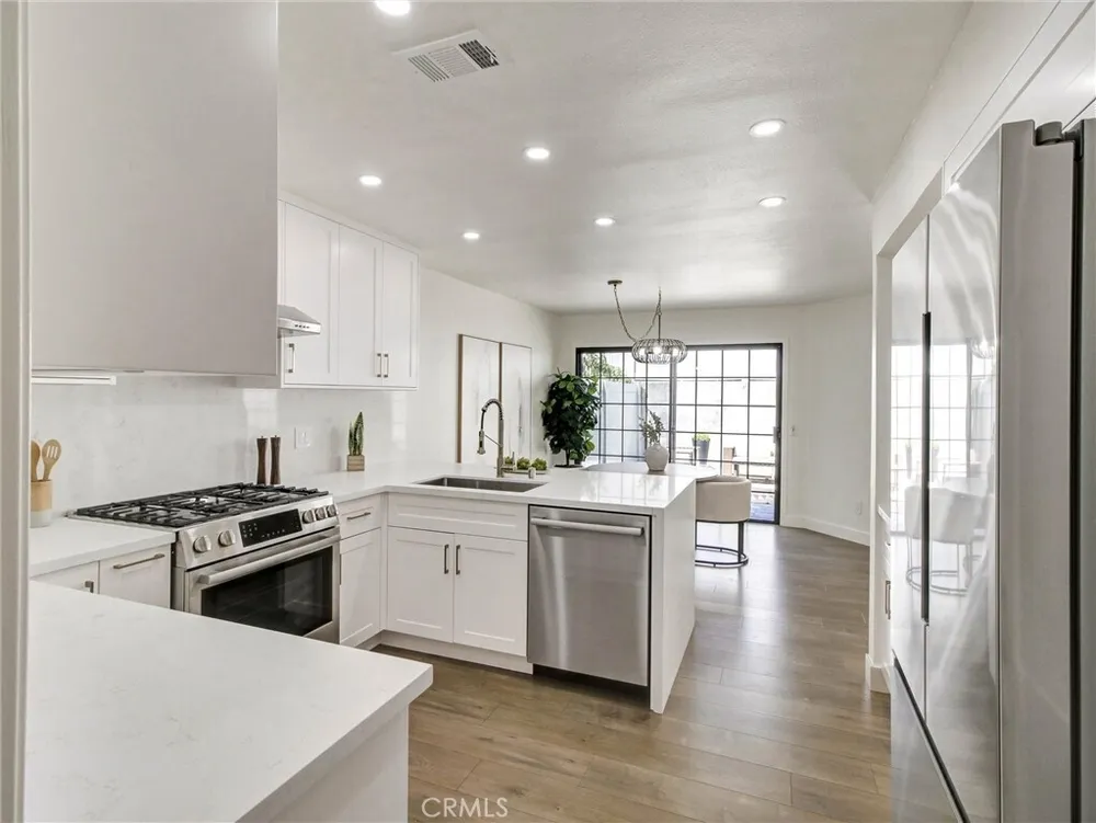 1520 Creekside Ct, Pasadena, CA 91107