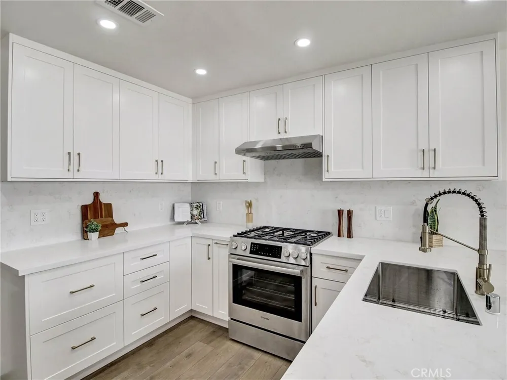 1520 Creekside Ct, Pasadena, CA 91107