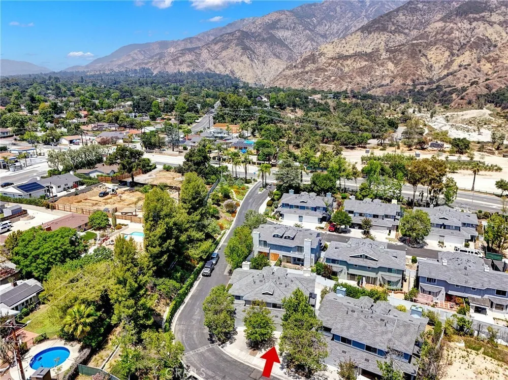1520 Creekside Ct, Pasadena, CA 91107