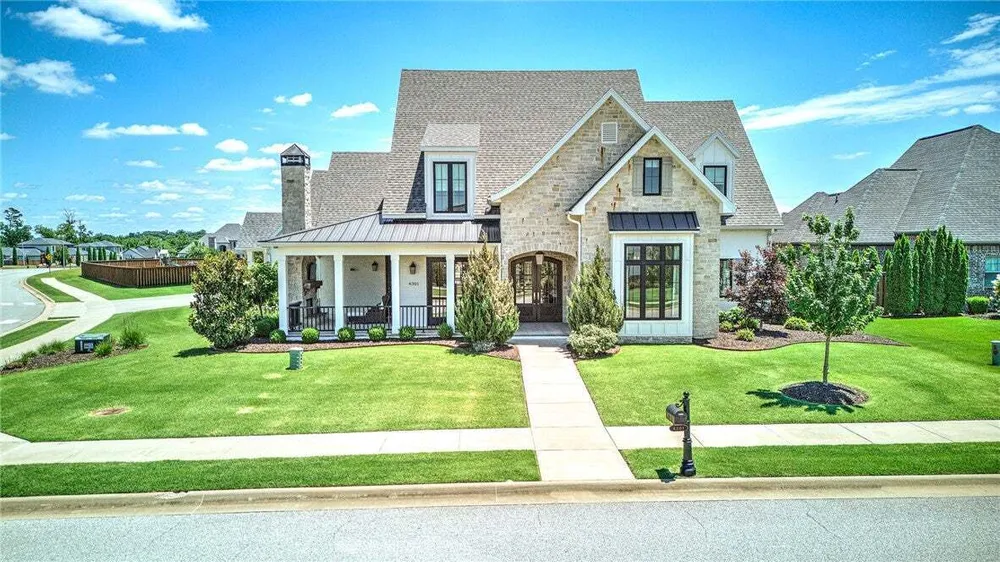 4301 S 86th St, Bentonville, AR 72713