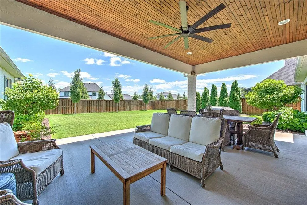 4301 S 86th St, Bentonville, AR 72713
