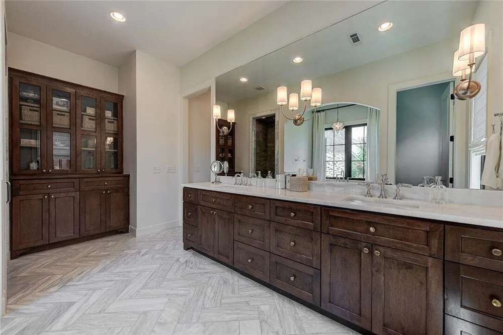 4301 S 86th St, Bentonville, AR 72713