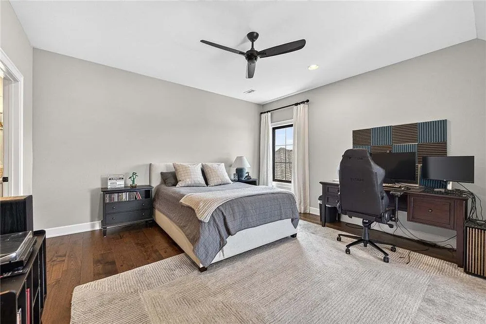 4301 S 86th St, Bentonville, AR 72713