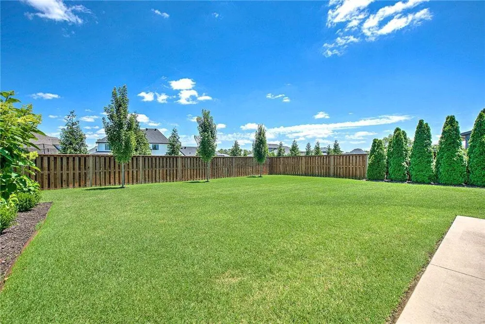 4301 S 86th St, Bentonville, AR 72713