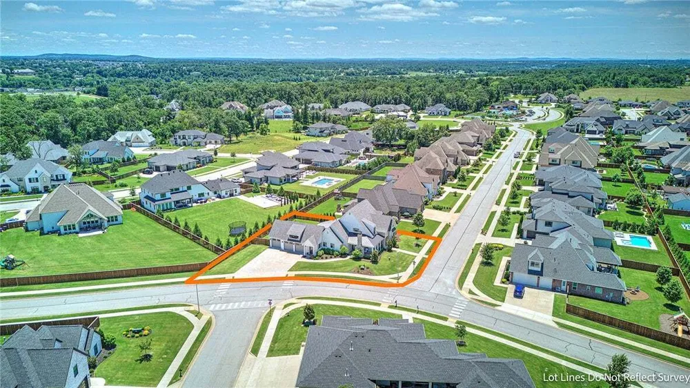 4301 S 86th St, Bentonville, AR 72713