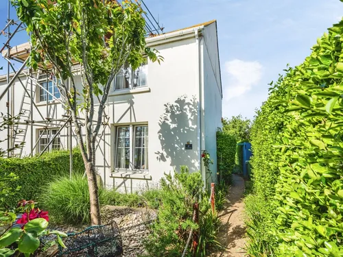 Eastbourne Road, Seafordphoto
