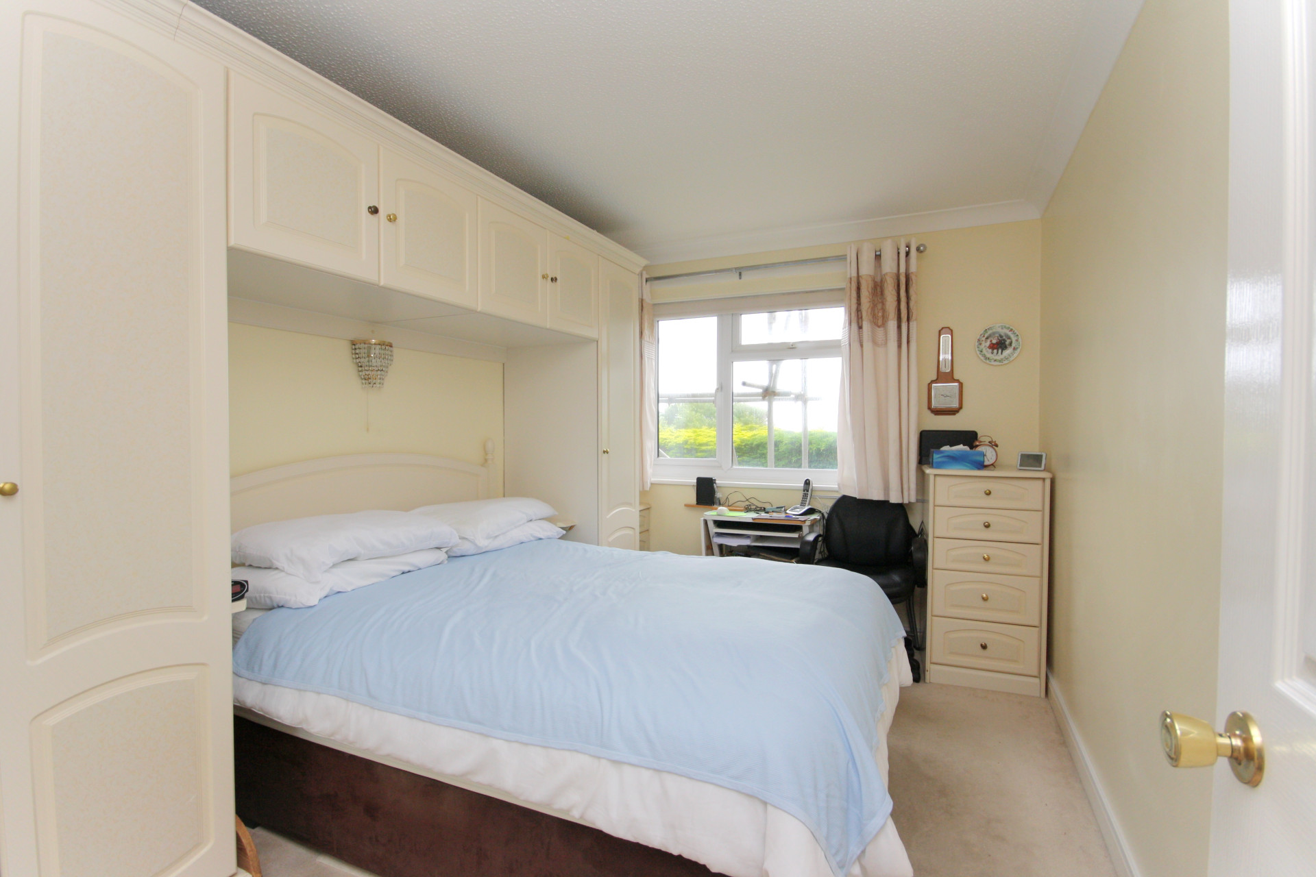Homegrange House, Milford on Sea Image 7