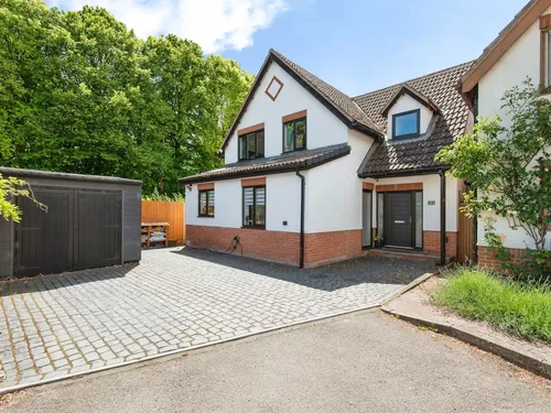 Tudor Court, Bassingbourn, Roystonphoto