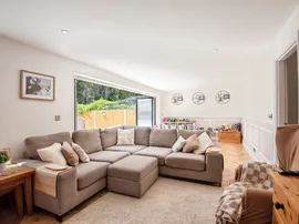 Tudor Court, Bassingbourn, Royston thumb 3