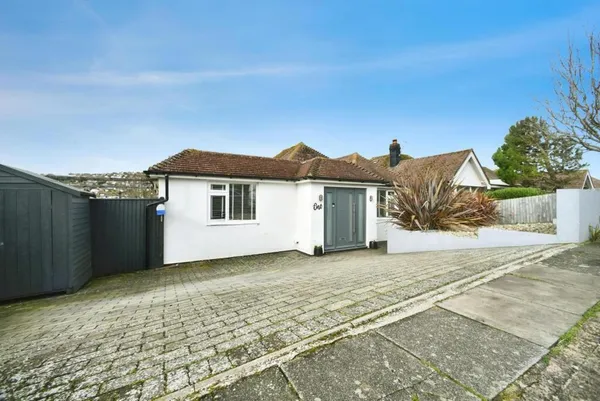 Edward Avenue, Saltdean BN2 8QJ