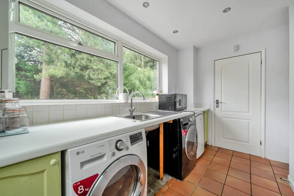 Camperdown, Maidenhead, SL6 photo 12
