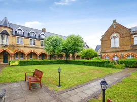 Keele Close, Watford thumb 2