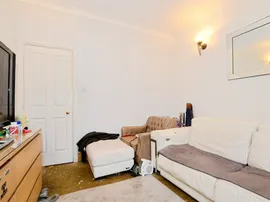 Keele Close, Watford thumb 3