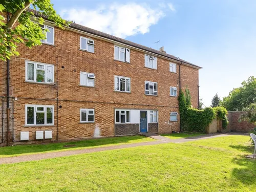 Bentley Road, Hertfordphoto