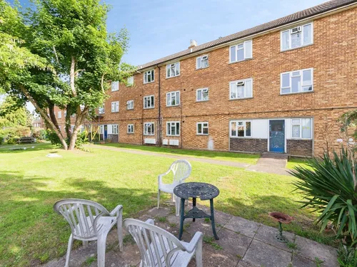 Bentley Road, Hertfordphoto