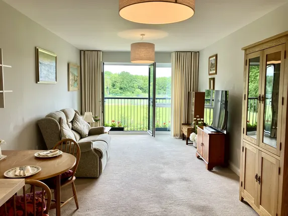 Old Schools Lane, Epsom, KT17