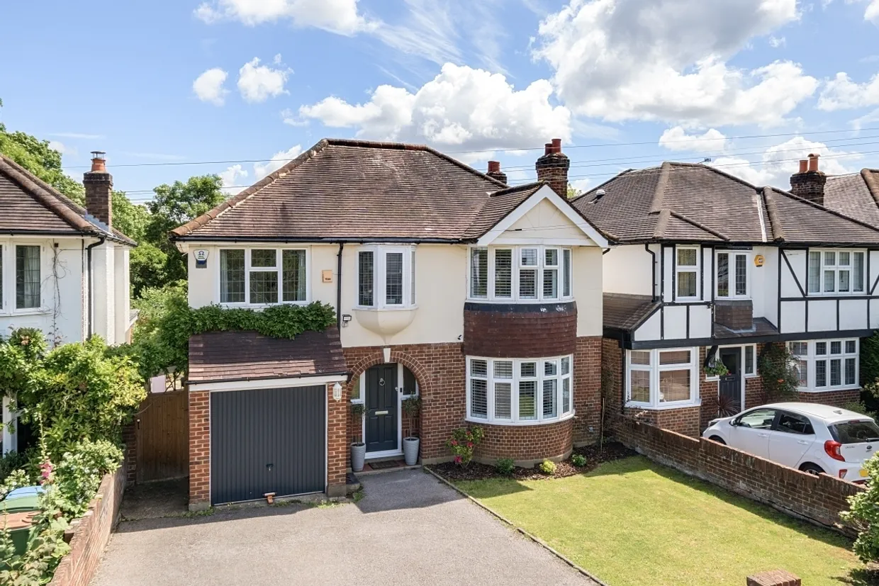 Ember Gardens, Thames Ditton KT7 photo 1