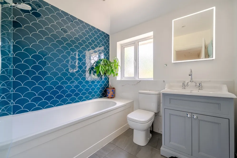 Ember Gardens, Thames Ditton KT7 photo 9