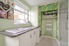 Ember Gardens, Thames Ditton KT7 photo 10