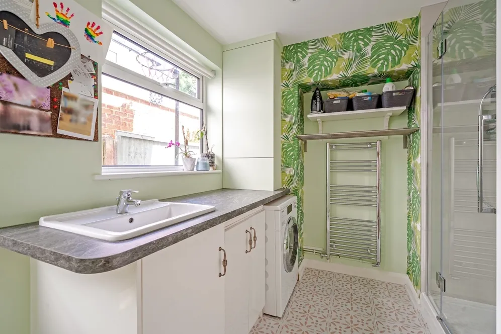 Ember Gardens, Thames Ditton KT7 photo 10