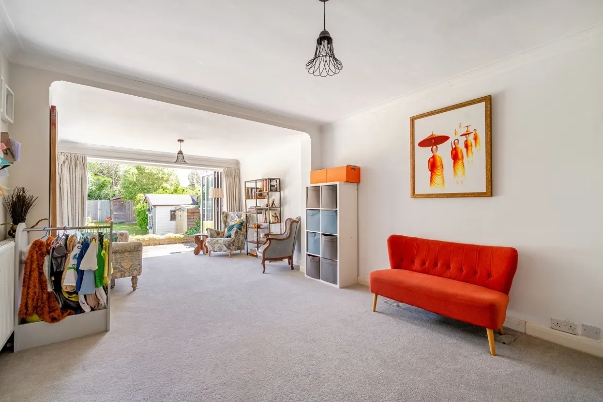Ember Gardens, Thames Ditton KT7 photo 12