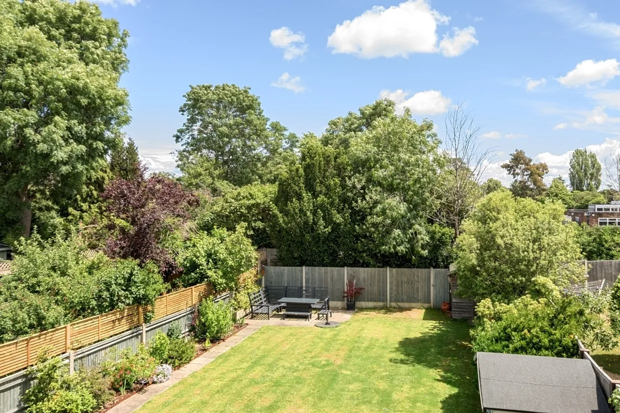 Ember Gardens, Thames Ditton KT7 photo 19