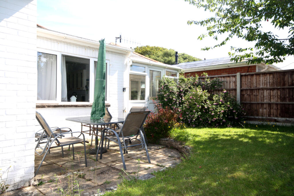 Kivernell Road, Milford on Sea Image 17