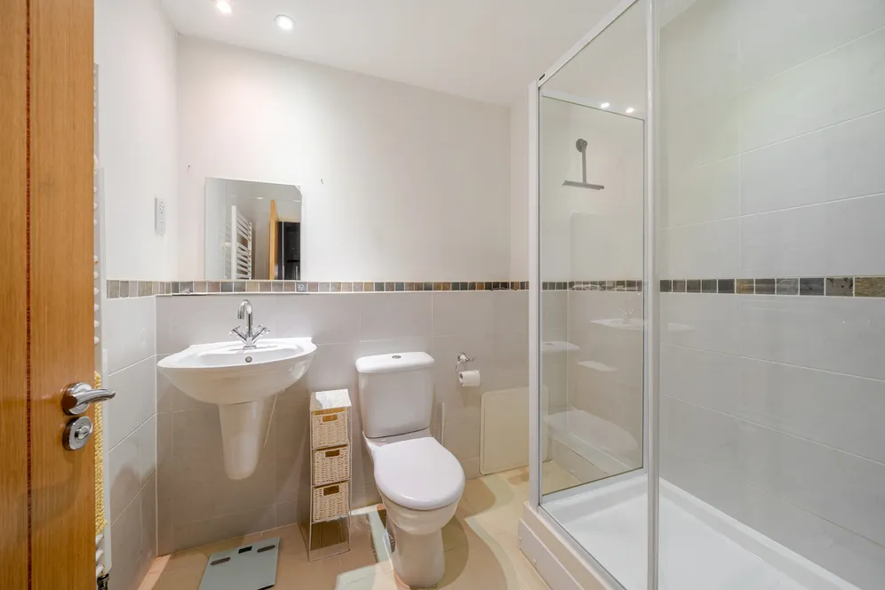 Clement Court, Alton, GU34 photo 4