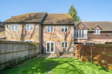 Clement Court, Alton, GU34 photo 5