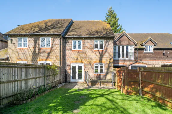 Clement Court, Chawton, GU34