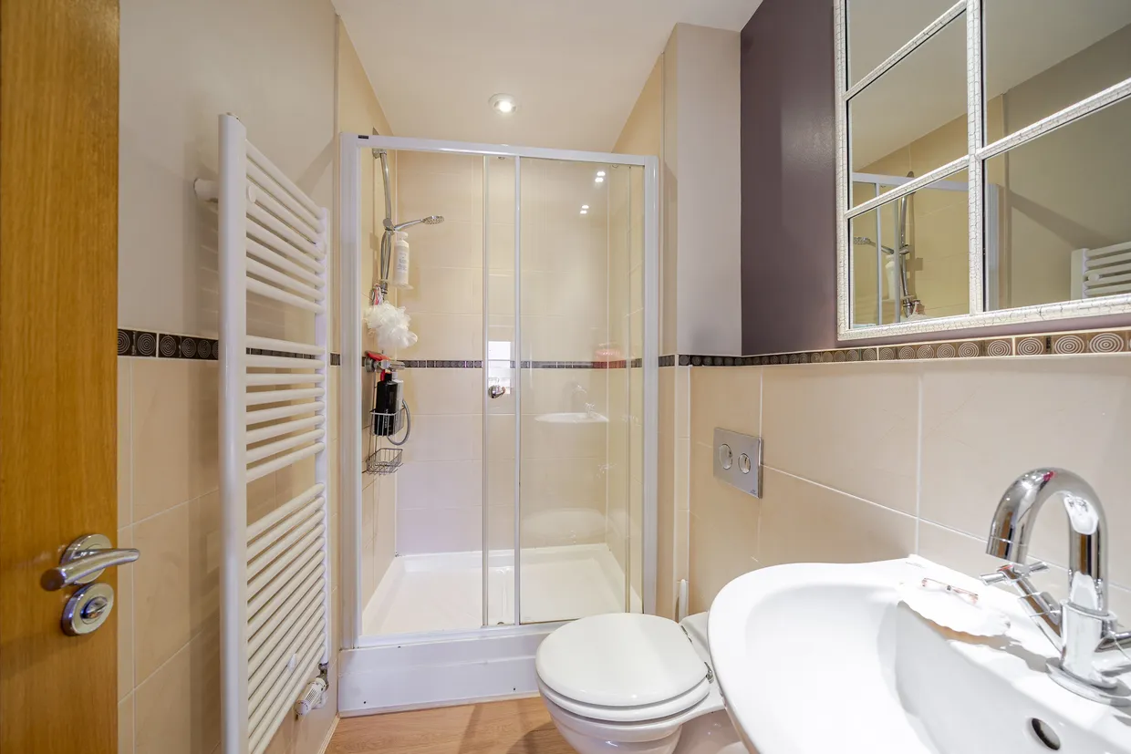Clement Court, Alton, GU34 photo 6