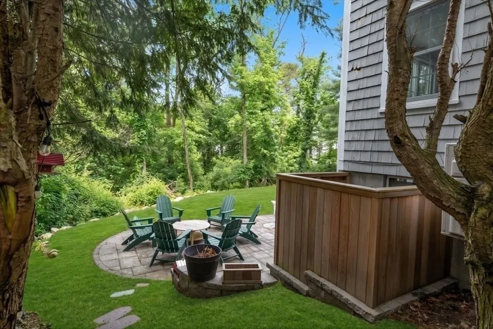 36 Independence Ln, Hingham, MA 02043