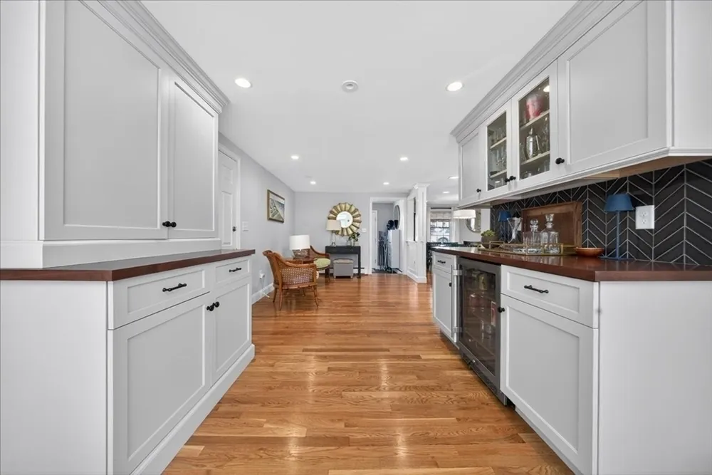 36 Independence Ln, Hingham, MA 02043