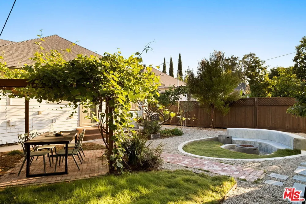 1419 Rolland Curtis Pl, South Los Angeles, CA 90062