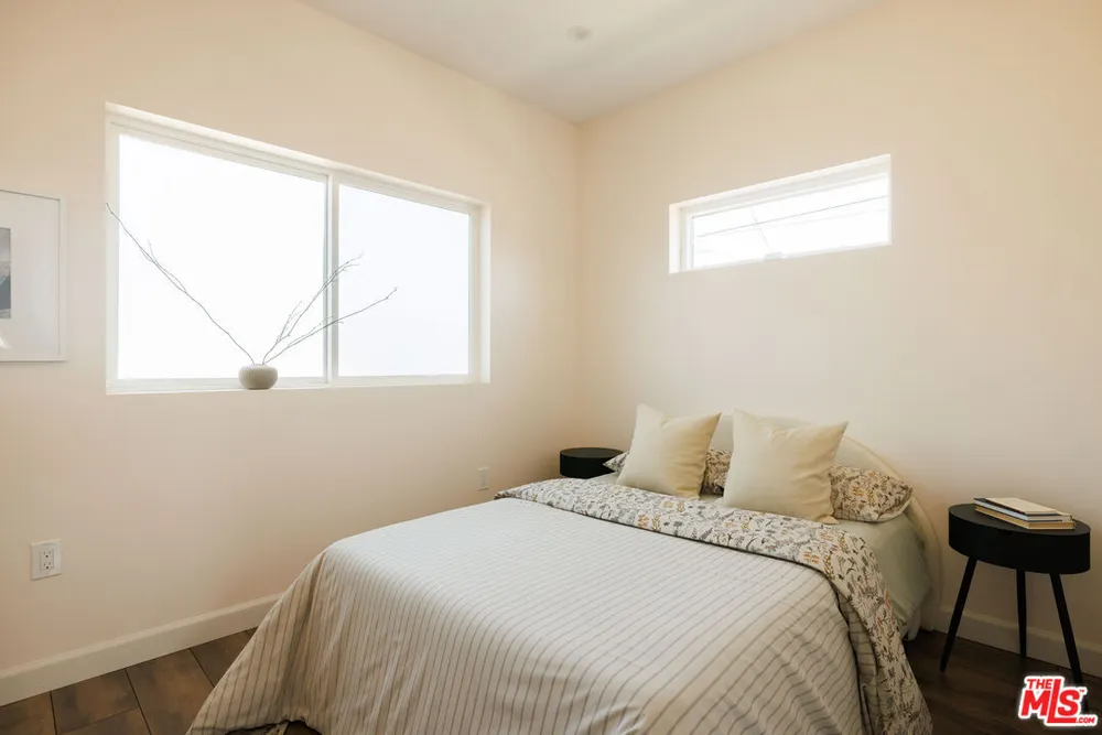 1419 Rolland Curtis Pl, South Los Angeles, CA 90062