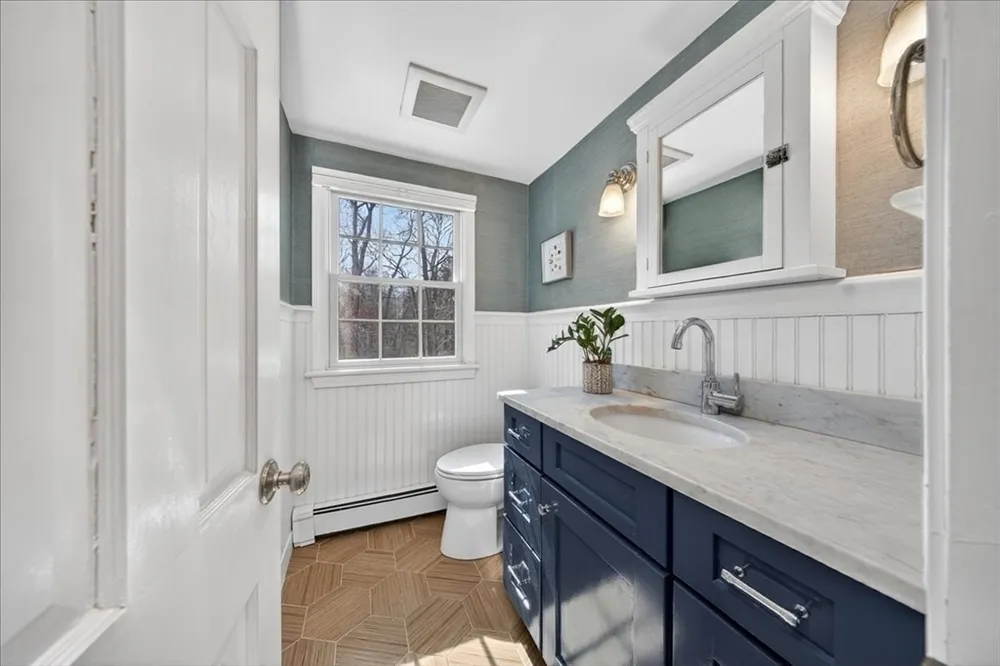 36 Independence Ln, Hingham, MA 02043