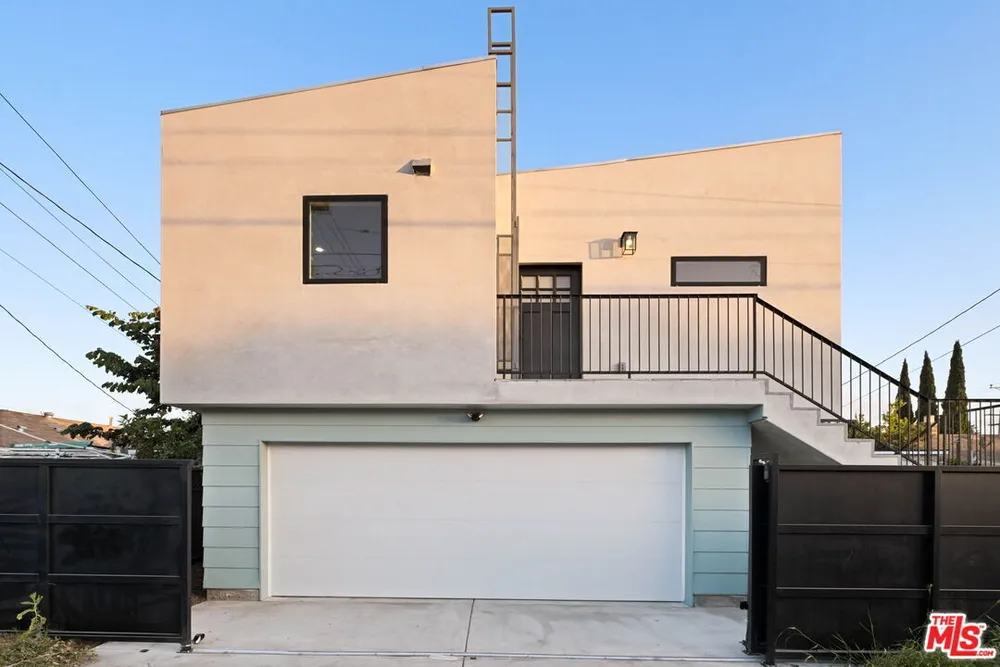 1419 Rolland Curtis Pl, South Los Angeles, CA 90062